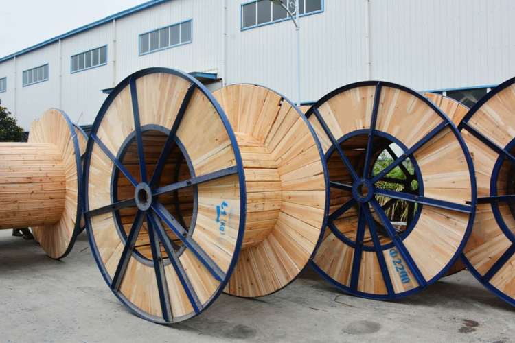 塑料托盤和木制托盤的優(yōu)缺點(diǎn)